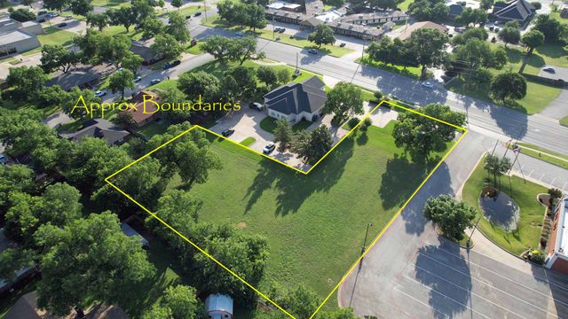 1250 Santa Fe Drive, Weatherford, TX 76086
