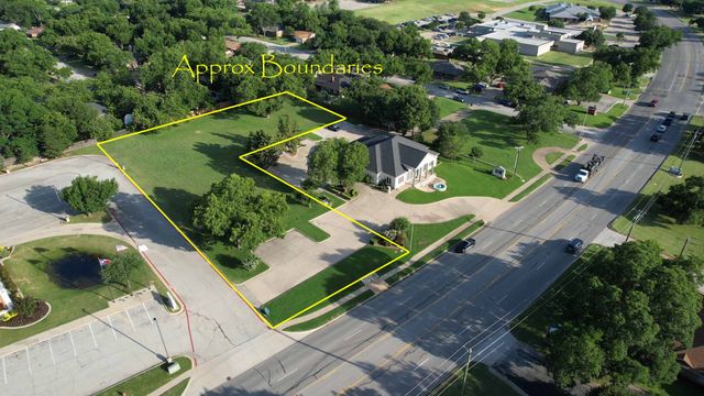 1250 Santa Fe Drive, Weatherford, TX 76086