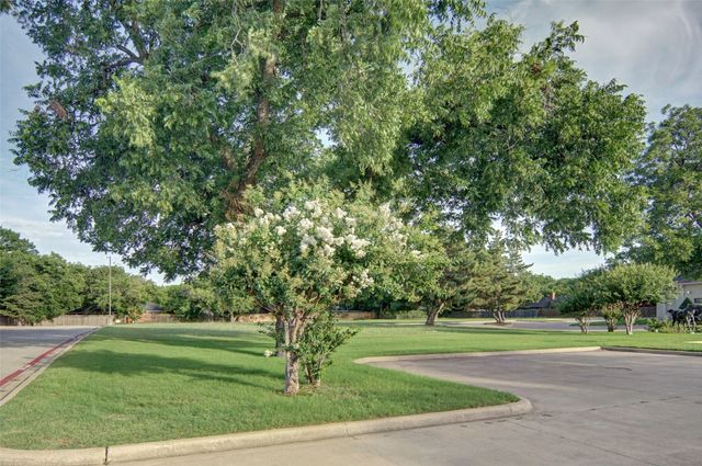 1250 Santa Fe Drive, Weatherford, TX 76086