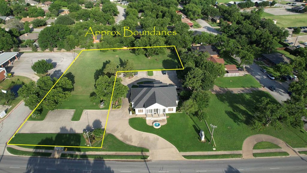 1250 Santa Fe Drive, Weatherford, TX 76086
