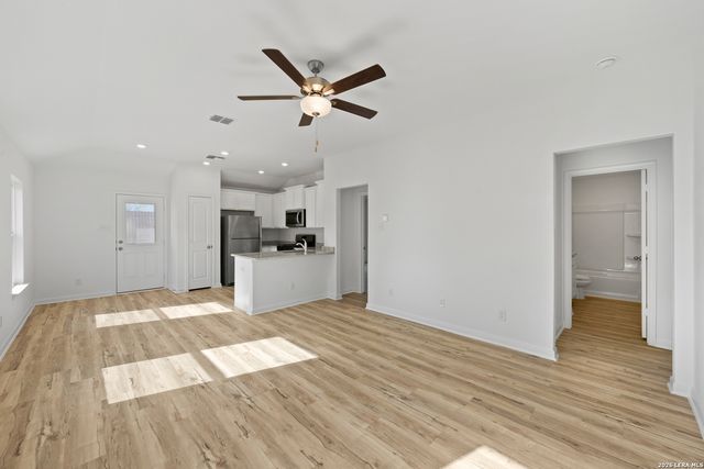 3910 Belby Fields, Von Ormy, TX 78073