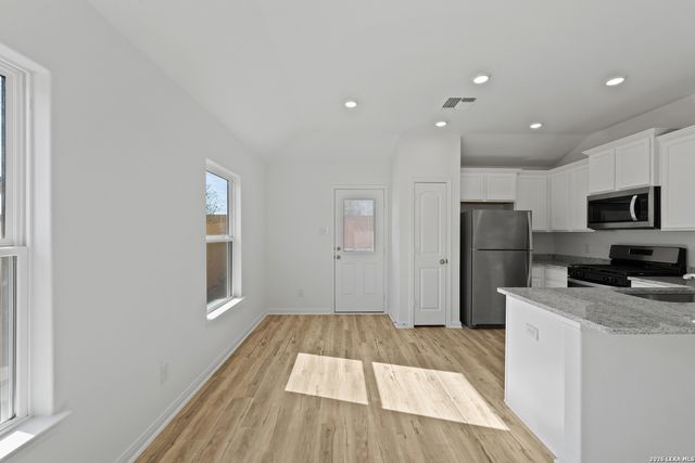 3910 Belby Fields, Von Ormy, TX 78073