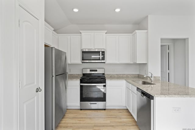 3910 Belby Fields, Von Ormy, TX 78073