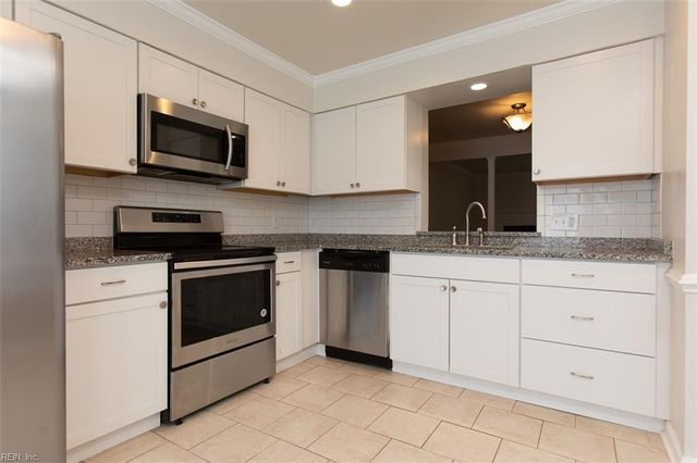 4644 Glanmire DR, Virginia Beach, VA 23456
