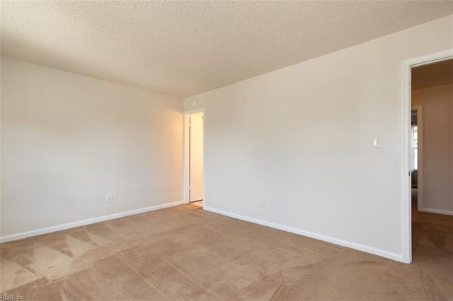 4644 Glanmire DR, Virginia Beach, VA 23456