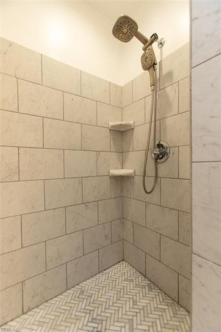 4644 Glanmire DR, Virginia Beach, VA 23456