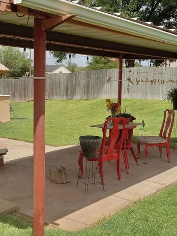 408 E Johnston Street, Rotan, TX 79546