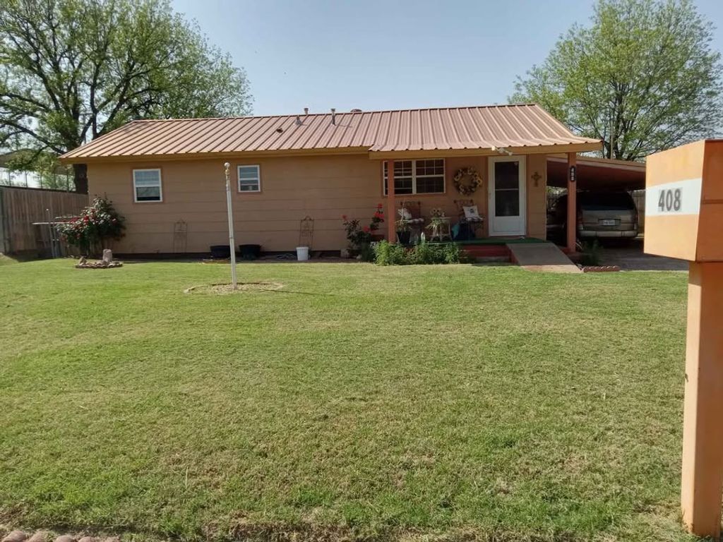 408 E Johnston Street, Rotan, TX 79546