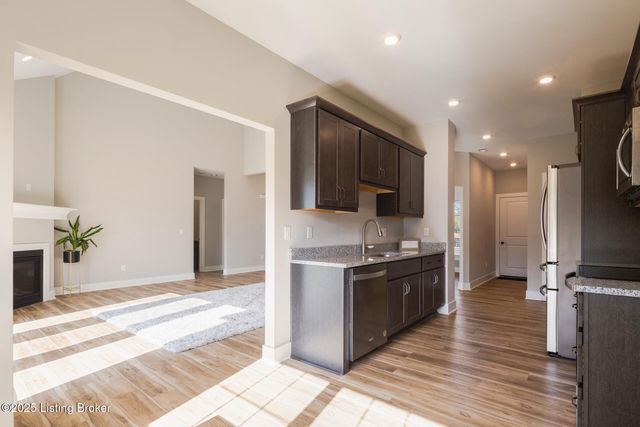 3035 Masters Dr, Floyds Knobs, IN 47119