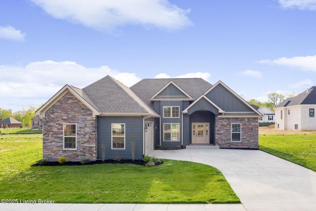 3035 Masters Dr, Floyds Knobs, IN 47119