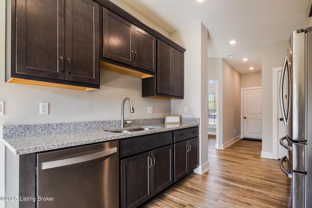 3035 Masters Dr, Floyds Knobs, IN 47119