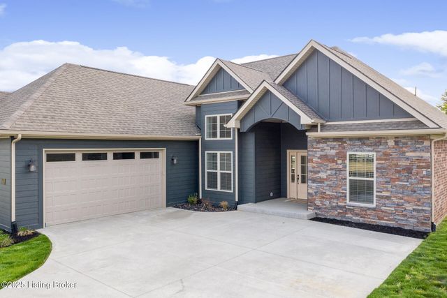 3035 Masters Dr, Floyds Knobs, IN 47119