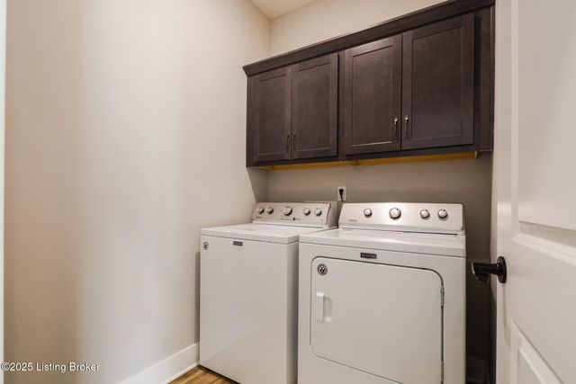 3035 Masters Dr, Floyds Knobs, IN 47119