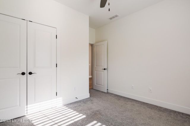 3035 Masters Dr, Floyds Knobs, IN 47119