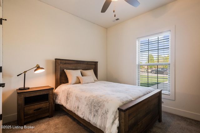 3035 Masters Dr, Floyds Knobs, IN 47119