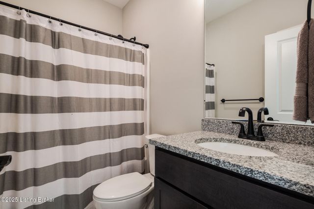 3035 Masters Dr, Floyds Knobs, IN 47119