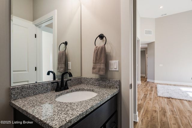 3035 Masters Dr, Floyds Knobs, IN 47119