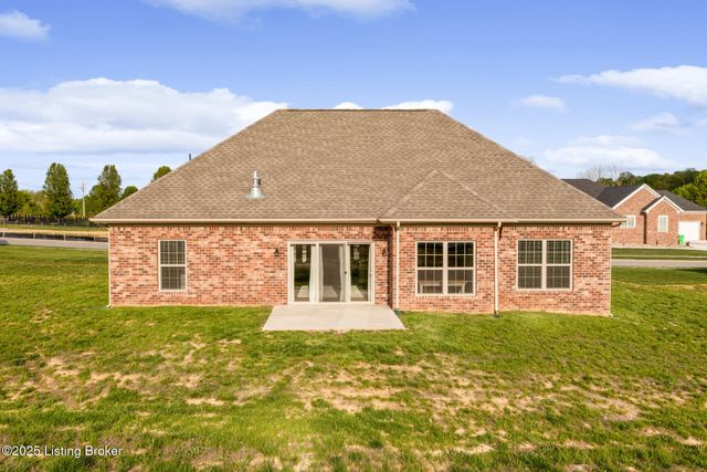 3035 Masters Dr, Floyds Knobs, IN 47119