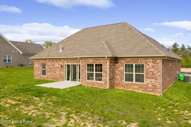 3035 Masters Dr, Floyds Knobs, IN 47119