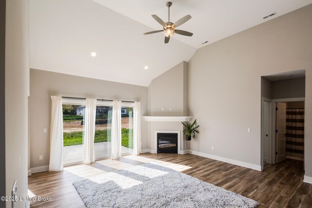 3035 Masters Dr, Floyds Knobs, IN 47119