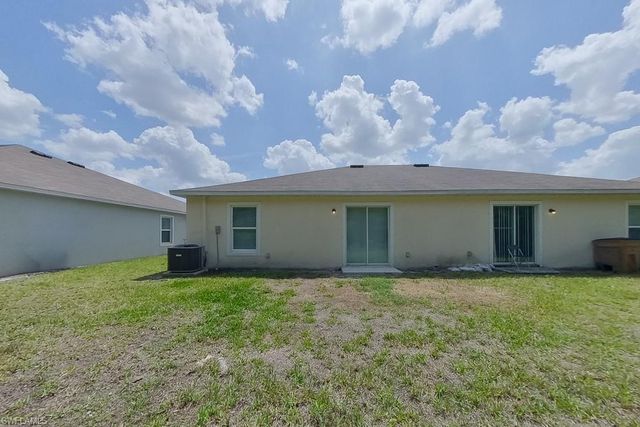 9113 Aegean CIR, Lehigh Acres, FL 33936