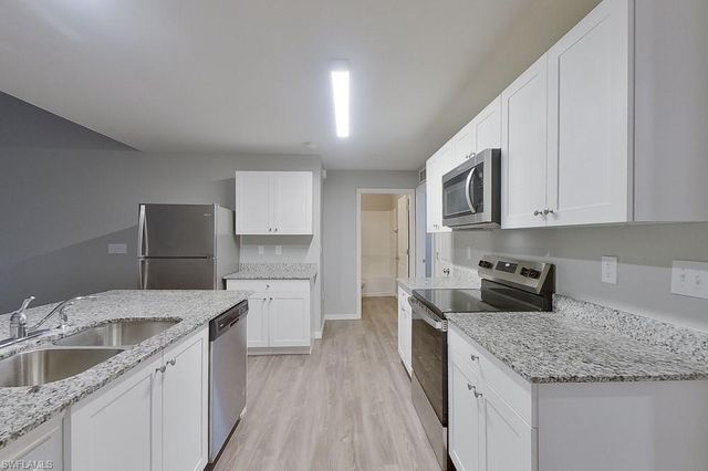 9113 Aegean CIR, Lehigh Acres, FL 33936