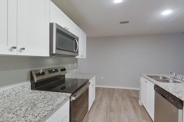 9113 Aegean CIR, Lehigh Acres, FL 33936