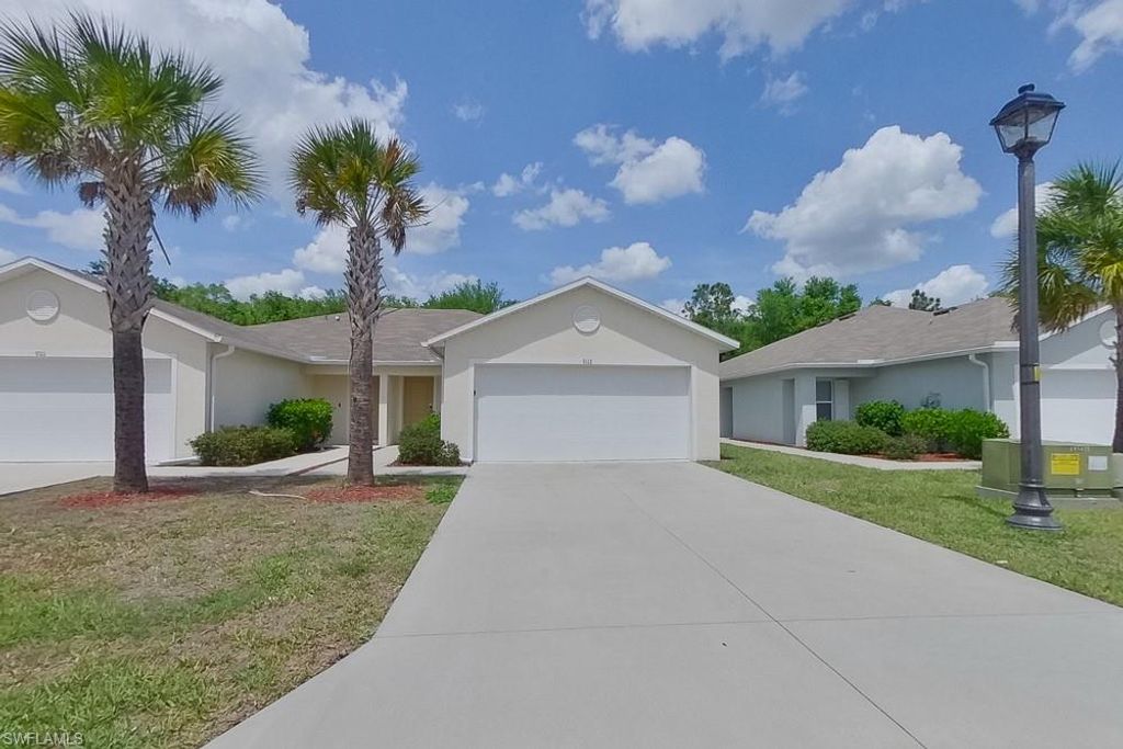 9113 Aegean CIR, Lehigh Acres, FL 33936