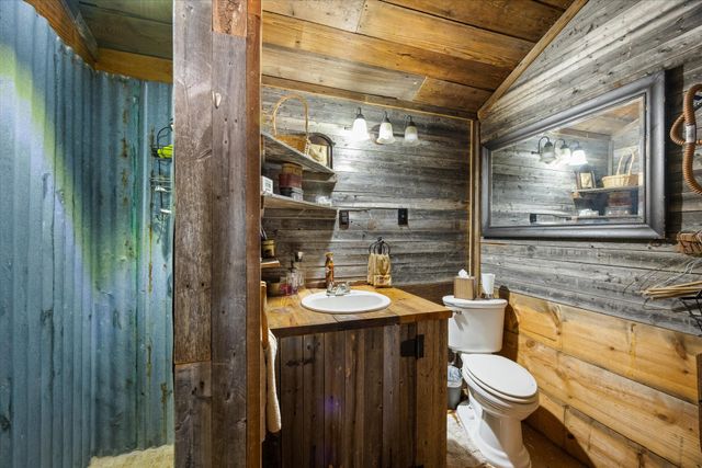 2500 Leech Road, Poolville, TX 76487