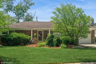 904 S Tower Drive, Mount Prospect, IL 60056
