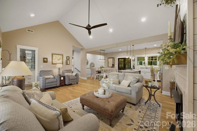 124 Beechmont Drive, Morganton, NC 28655