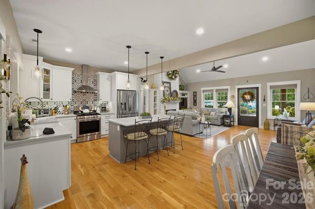 124 Beechmont Drive, Morganton, NC 28655