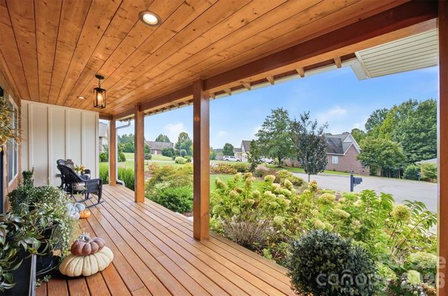 124 Beechmont Drive, Morganton, NC 28655