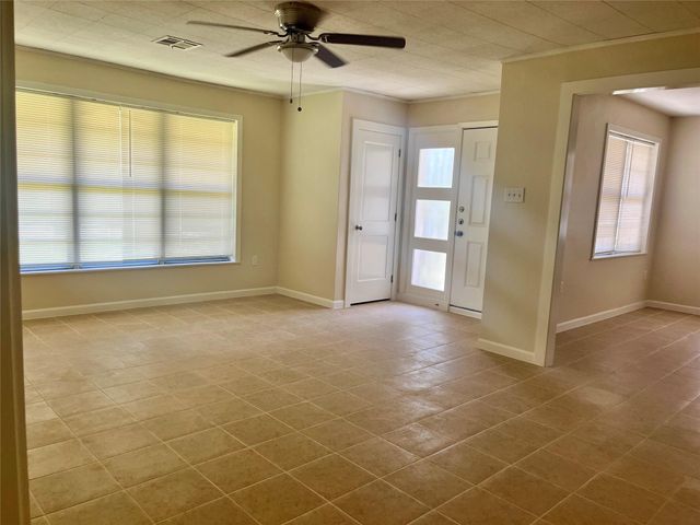 122 22nd Avenue N, Texas City, TX 77590