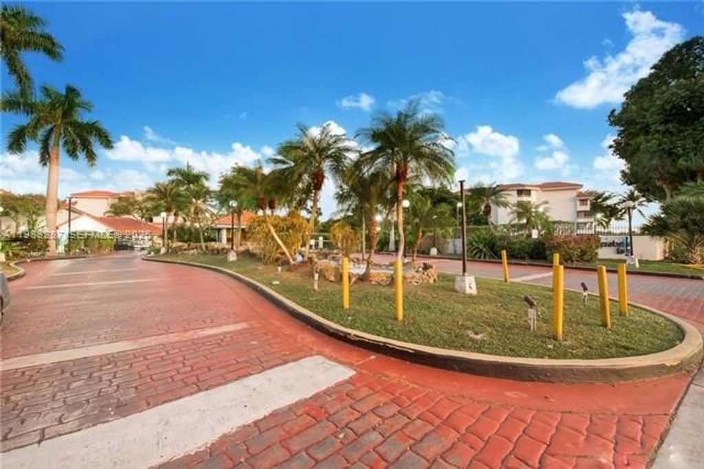 8305 SW 152nd Avenue A-201, Miami, FL 33193
