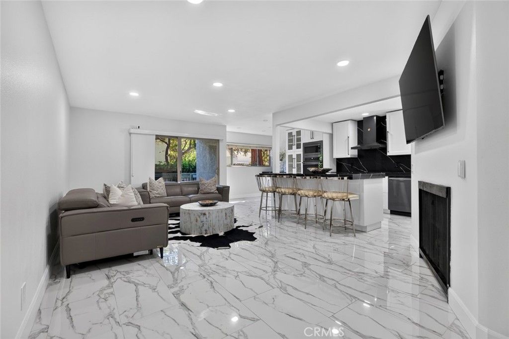 4632 Park Granada 93, Calabasas, CA 91302 — photo 2