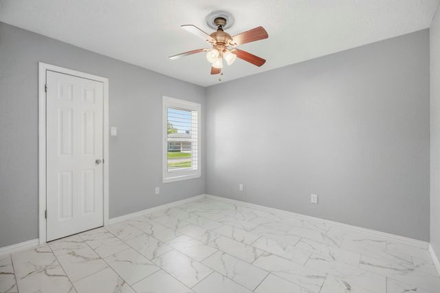 3714 Townes Forest Road, Friendswood, TX 77546