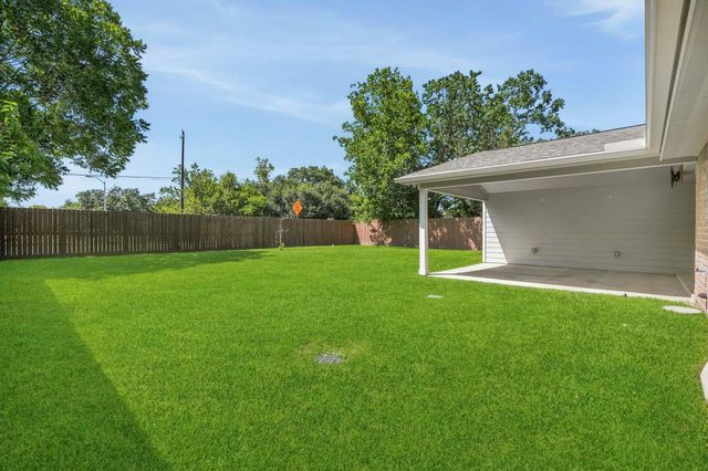 3714 Townes Forest Road, Friendswood, TX 77546