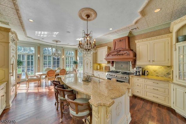 501 Timberline Dr, Franklin Lakes Boro, NJ 07417