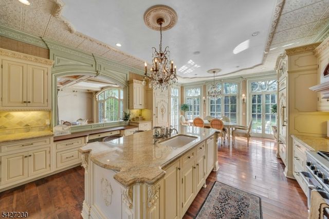 501 Timberline Dr, Franklin Lakes Boro, NJ 07417