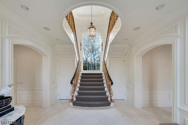 501 Timberline Dr, Franklin Lakes Boro, NJ 07417