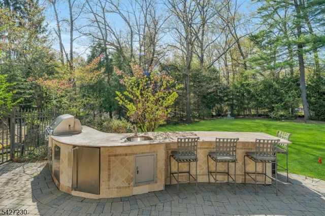 501 Timberline Dr, Franklin Lakes Boro, NJ 07417