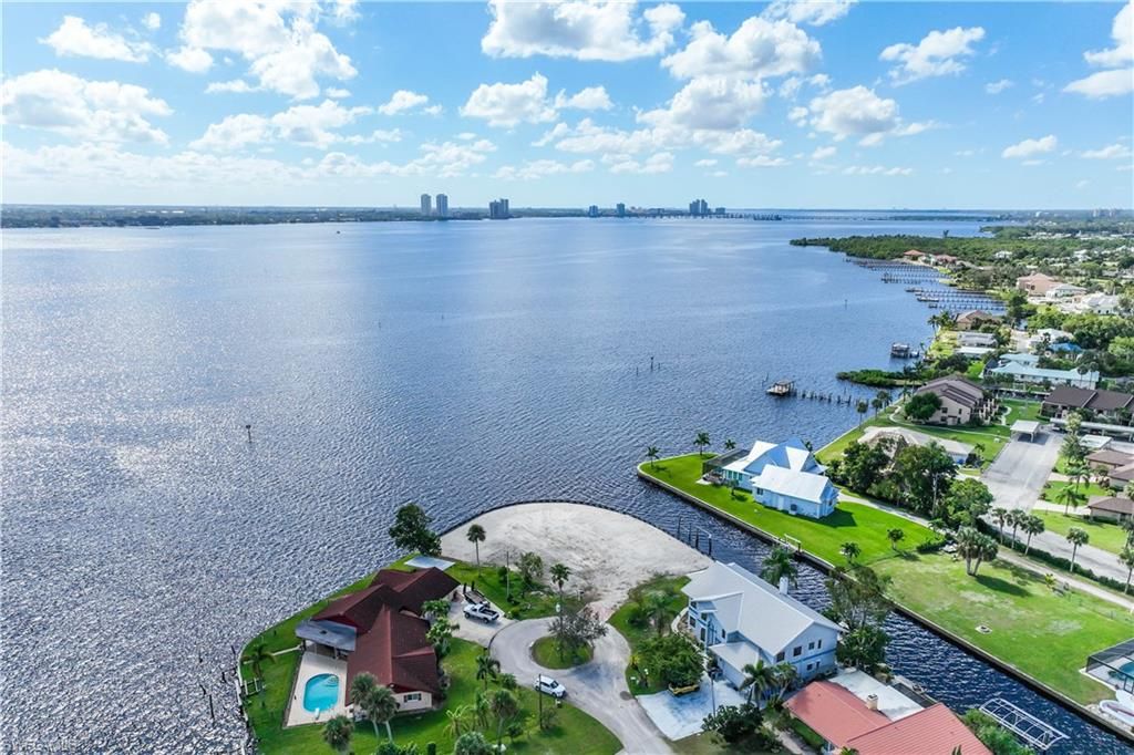7152 Reymoor DR, NORTH FORT MYERS, FL 33917 — exterior