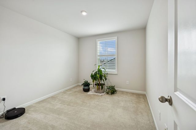 325 Heritage Ave, Gallatin, TN 37066