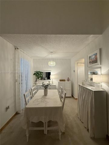 15650 SW 80th St F-208, Miami, FL 33193