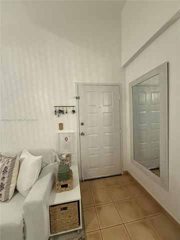 15650 SW 80th St F-208, Miami, FL 33193