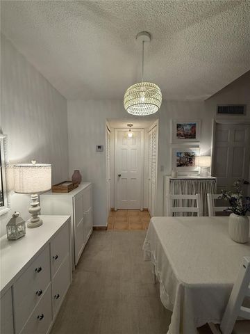 15650 SW 80th St F-208, Miami, FL 33193