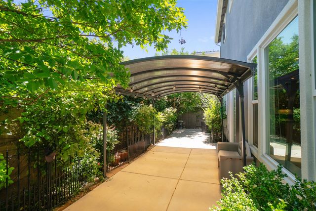 8647 Mahonia Dr, El Dorado Hills, CA 95762