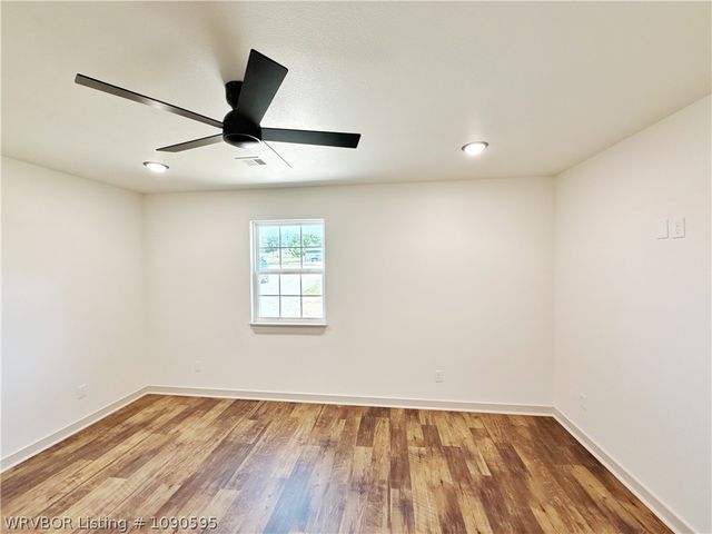 110 Hall Lane, Pocola, OK 74902