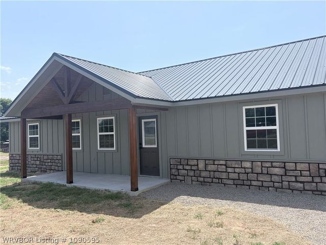 110 Hall Lane, Pocola, OK 74902